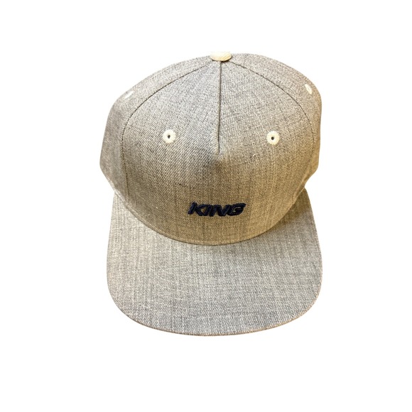 KING LONDON Grey Heathered Snapback Hat Embroidered Logo Red Brim - Picture 2 of 5